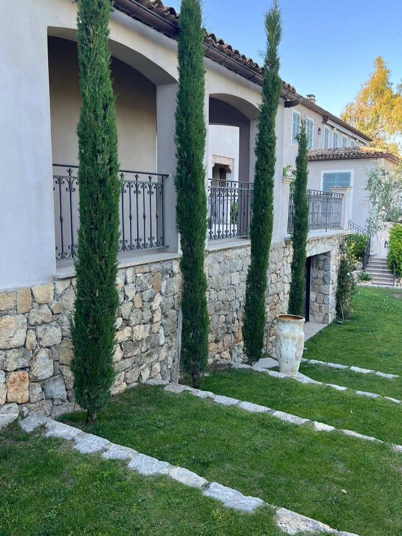 Garde-corps de balcons provençaux en fer forgé, réalisés à Châteauneuf-Grasse